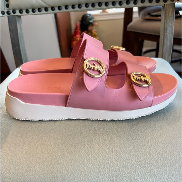 COACH PRETTY 😍 IN PINK SLIDES 9.5 excellent condition Brass detailing - Picture 10 of 10